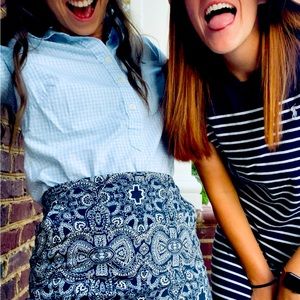Size 00, blue patterned Hollister pencil skirt, & vineyard vine button up shirt
